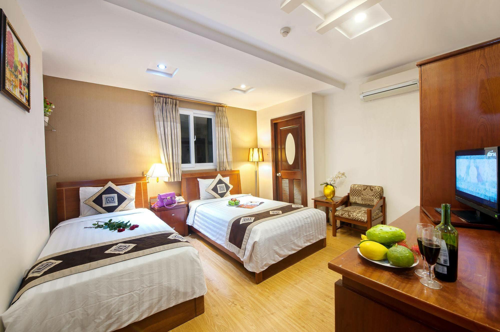 Eden Garden Hotel Хошимін Екстер'єр фото