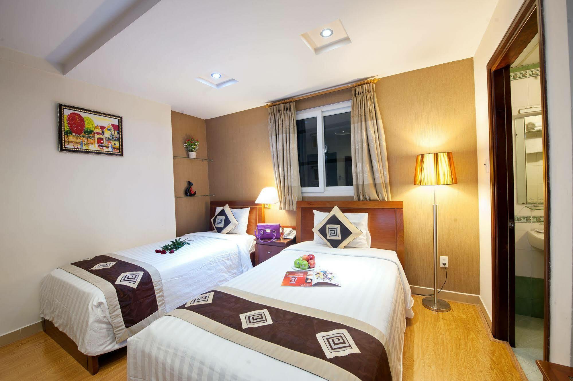 Eden Garden Hotel Хошимін Екстер'єр фото